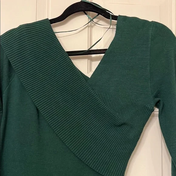 Peach Love California Green V-Neck Sheath Dress - NWT - Picture 2 of 5